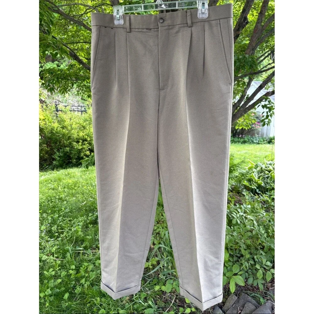 Claiborne Men's Khaki Pleated Chinos in Light Taupe